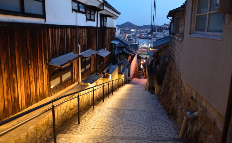 尾道観光で歩くことが多い階段。