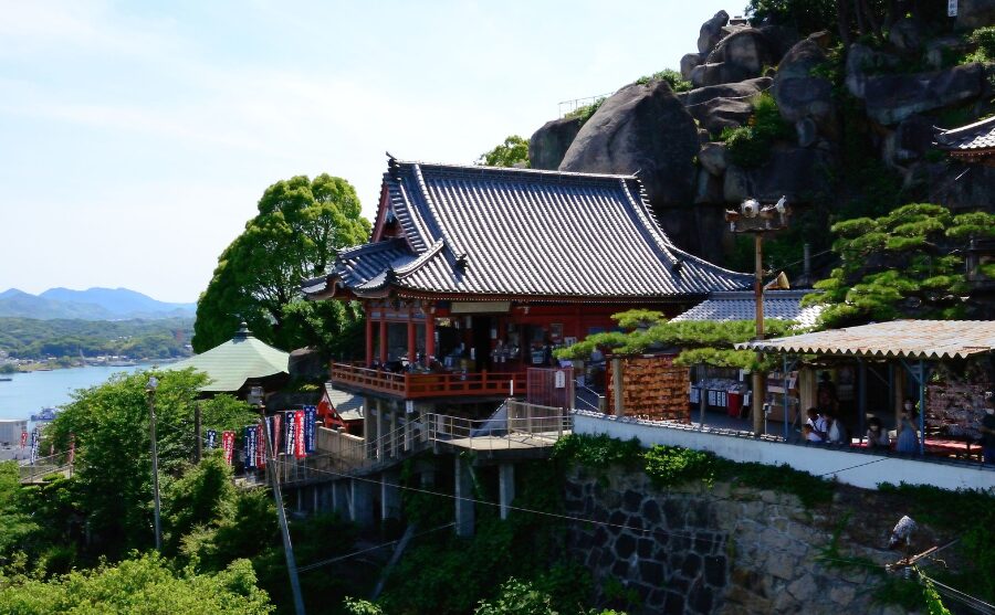 多くの人が訪れる尾道の観光名所「千光寺」