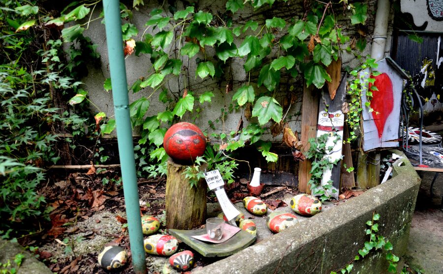 尾道 猫の細道の置物やアート