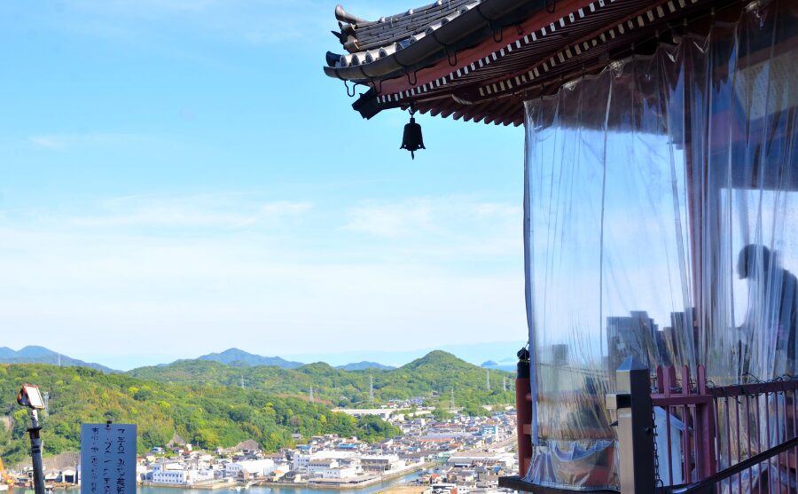 千光寺本堂と尾道向島の景色