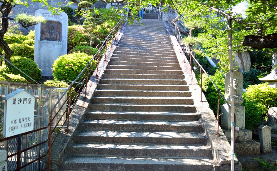 千光寺付近の石段の様子