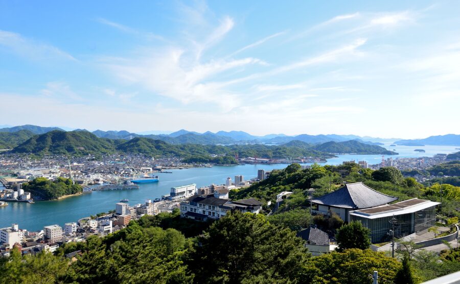 PEAKから見る尾道美術館越しの景色